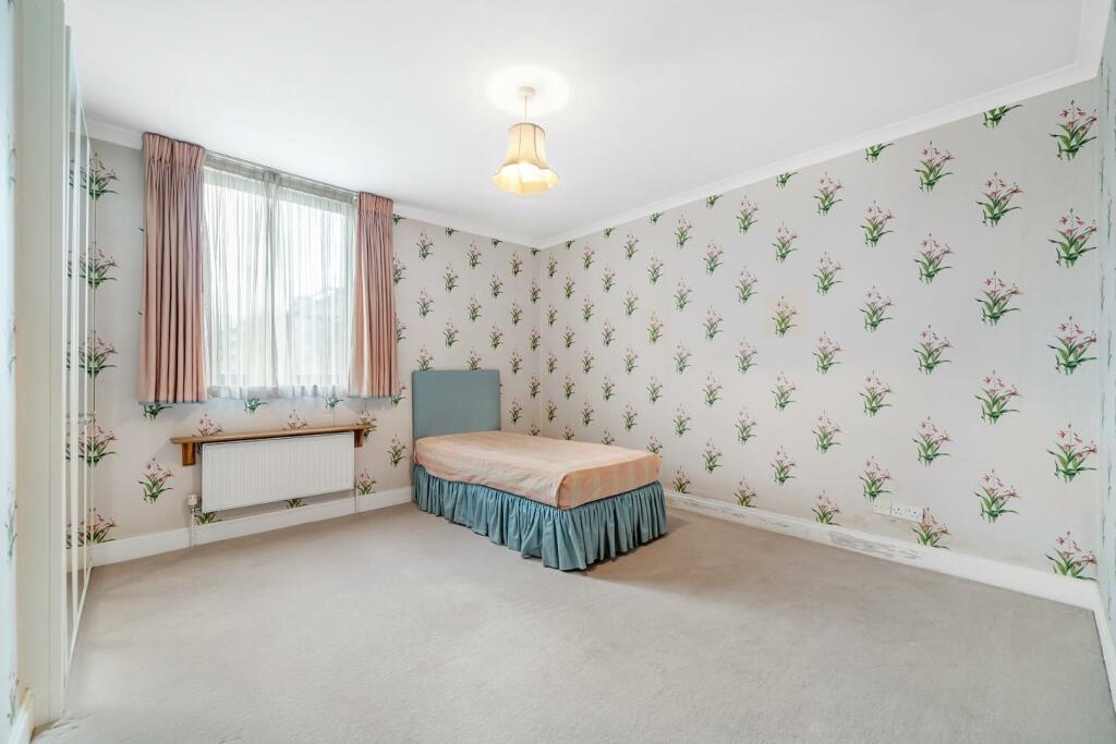 Bedroom 2.JPG