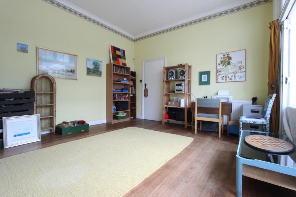 Photo 18