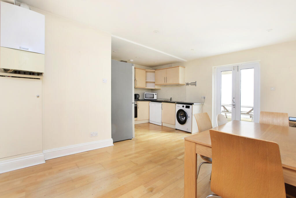 Kitchen/Dining
