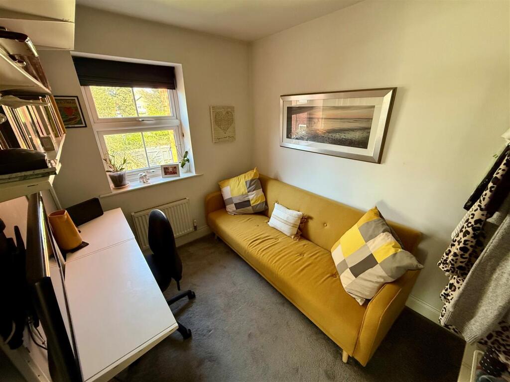 SD7 Bed2.jpg