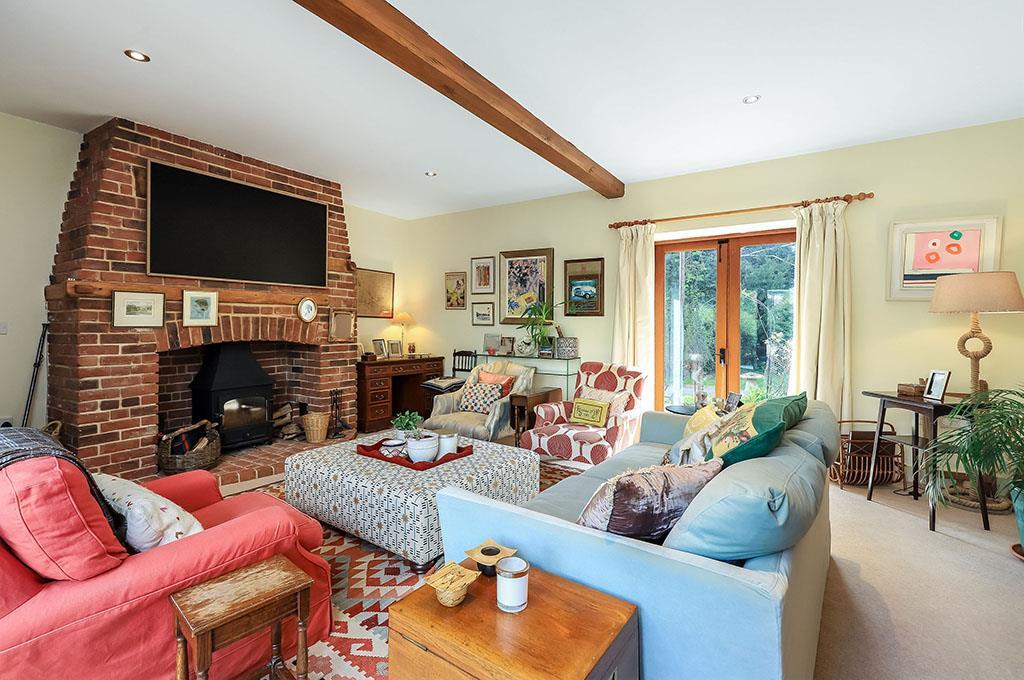 Brochure 18 (ID).jpg