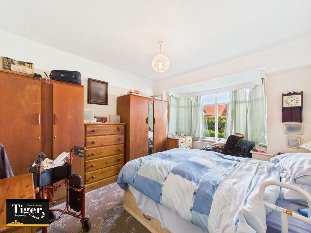 CAM02176G0-PR0492...