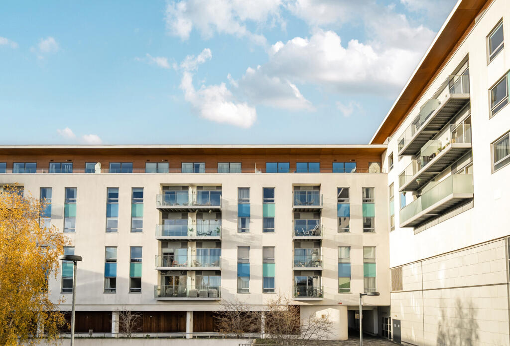 1386208-1-6932ae6...