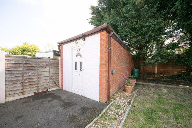 Garage/Storage space