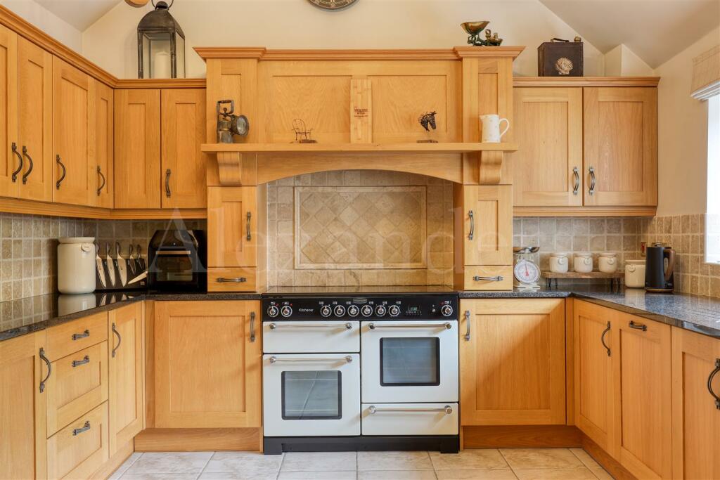 Kitchen Feature