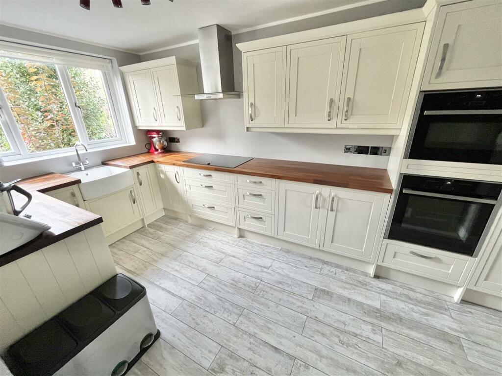 Dining Kitchen Aspect 2