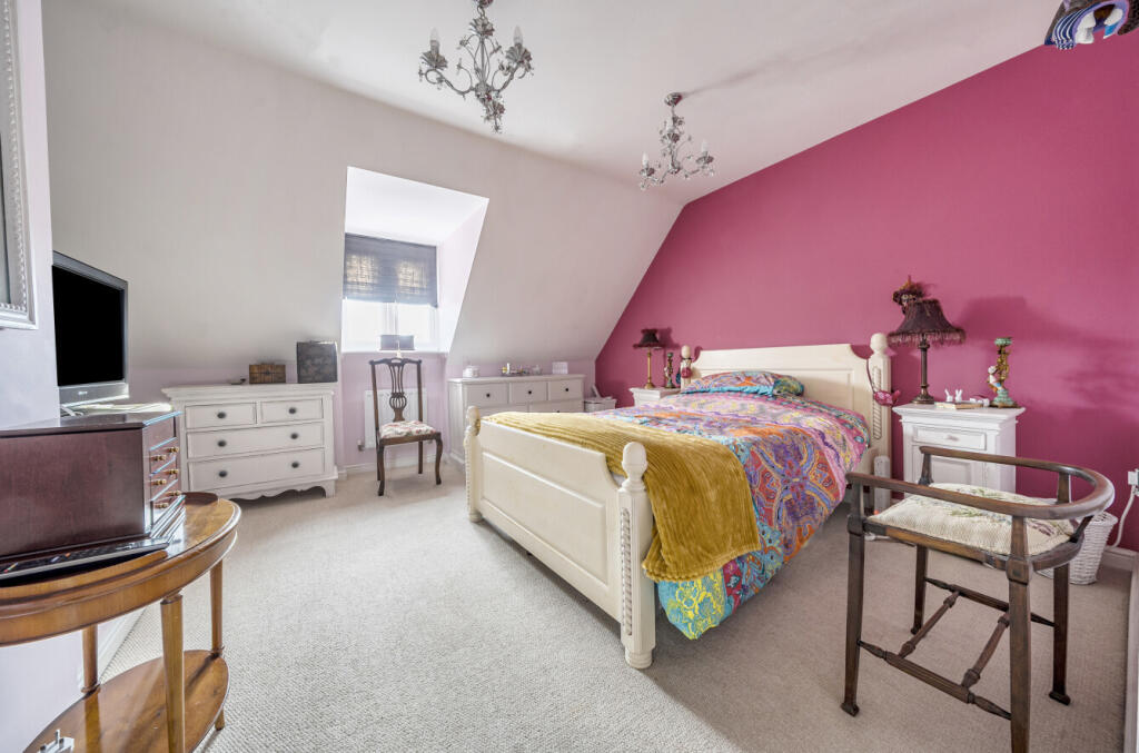 1361132-23-68de41...