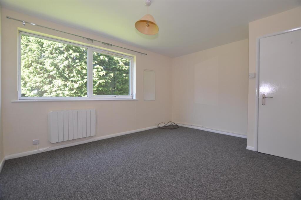 bedroom one.JPG