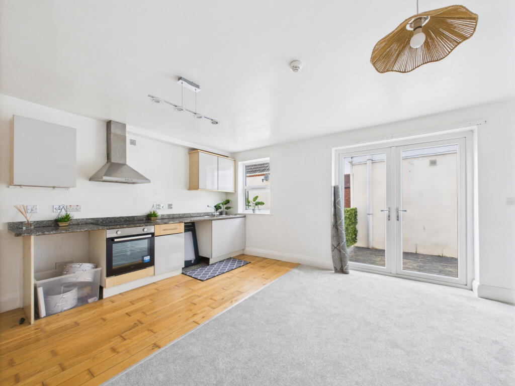 Kitchen/Living Area