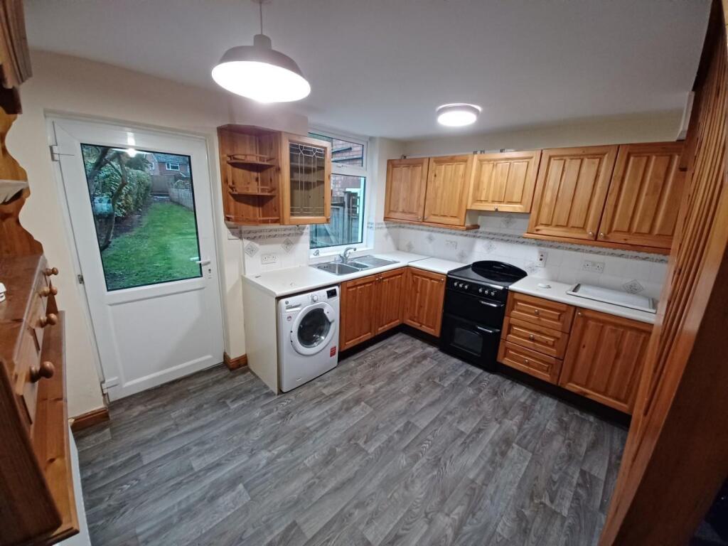 kitchen (2).jpg