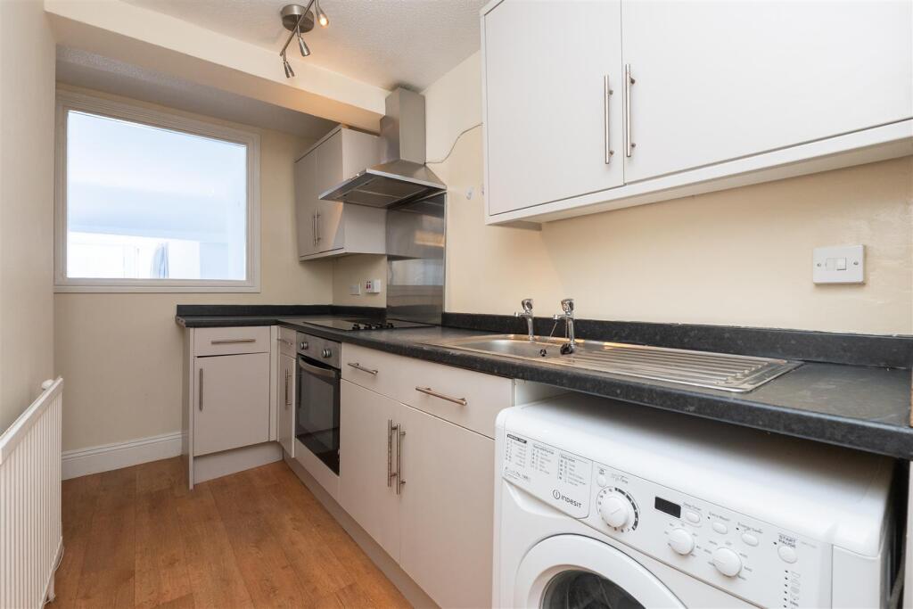 Flat-4-9-11-Kingsdown Parade-BS6-5UE-7.jpg