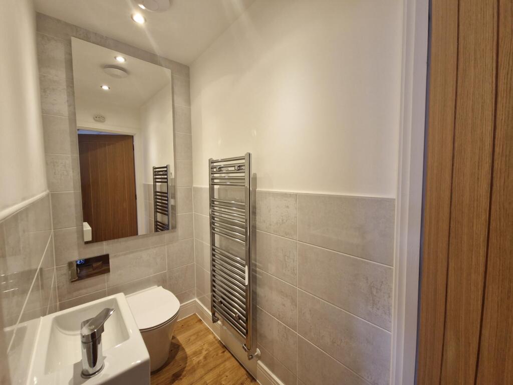 Cloakroom/wc