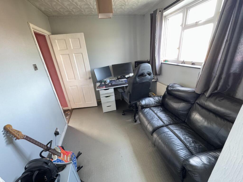 DINING/SITTING ROOM
