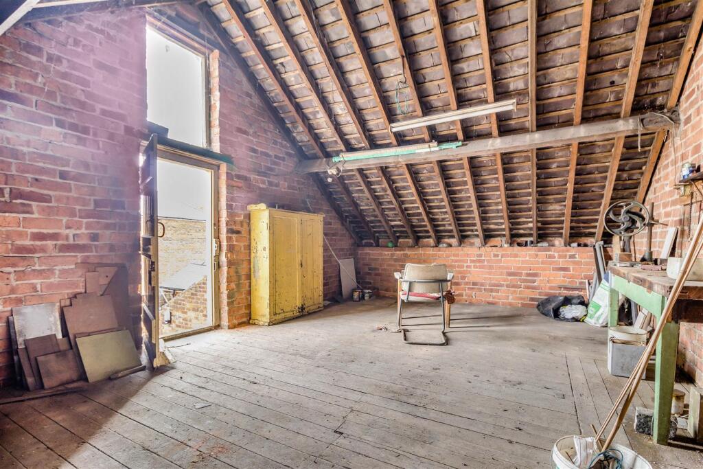 8647545-interior26.jpg