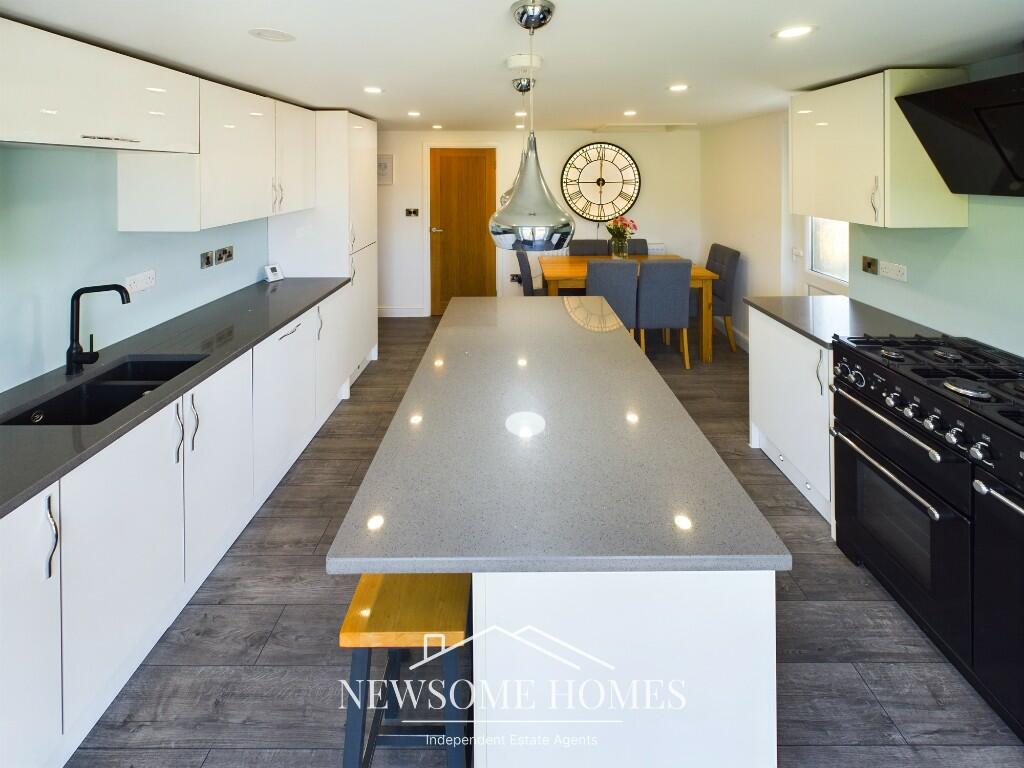 KItchen/ Diner