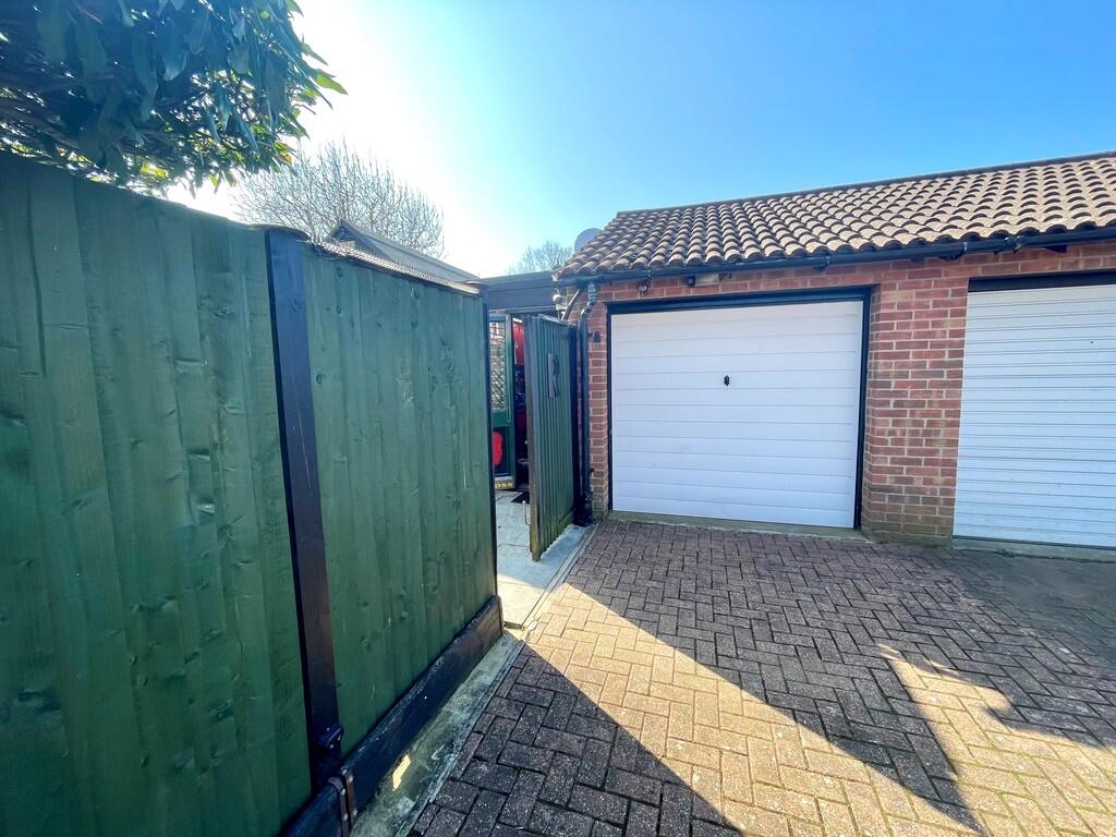 19 Biscay Close G...