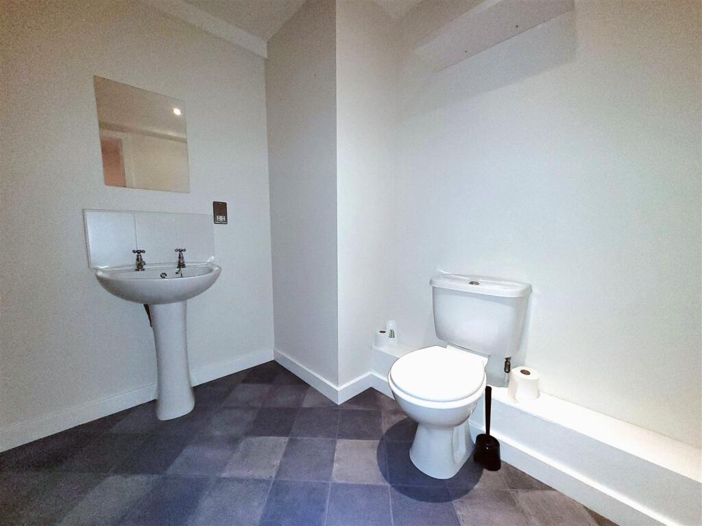 GROUND FLOOR WC