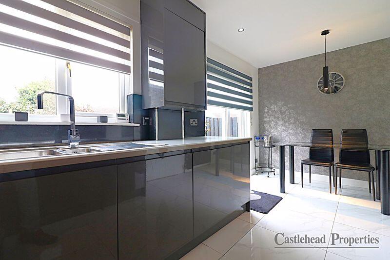 Kitchen/Dining