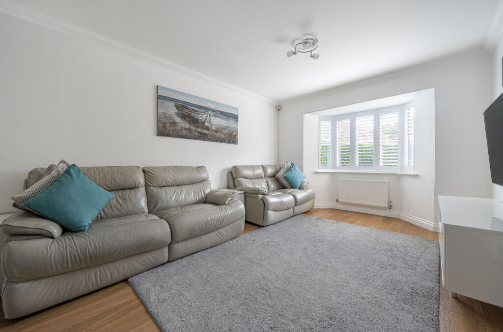 1302672-8-683988b...