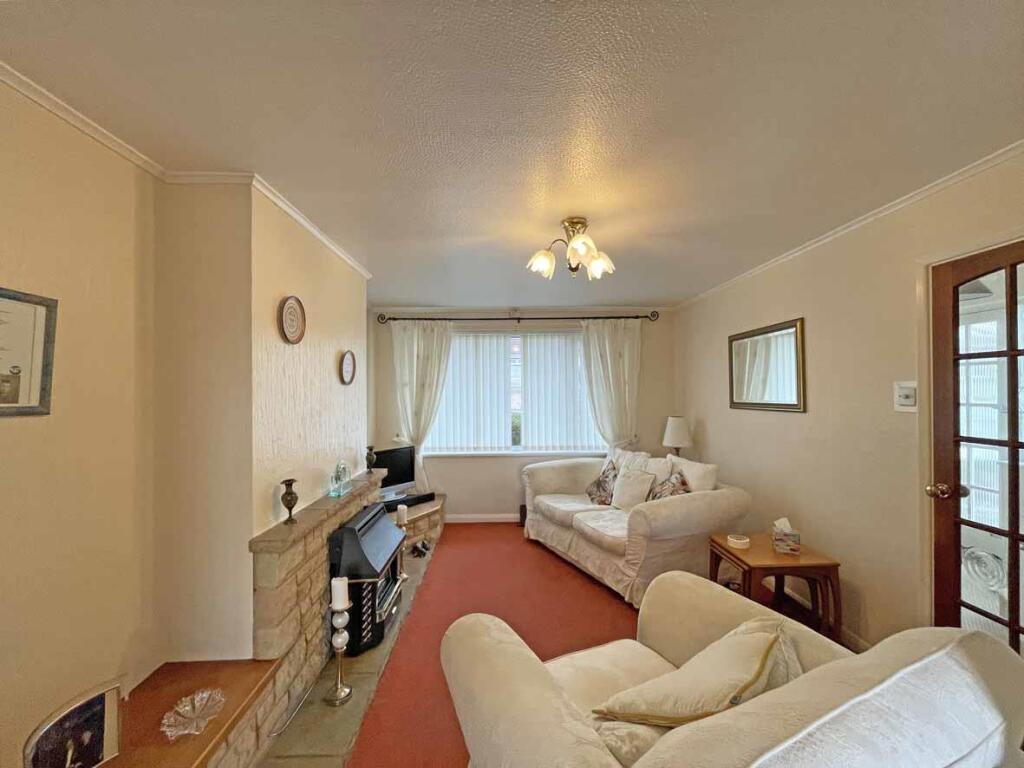 Yelamptone Drive 5 Lounge 1.jpg