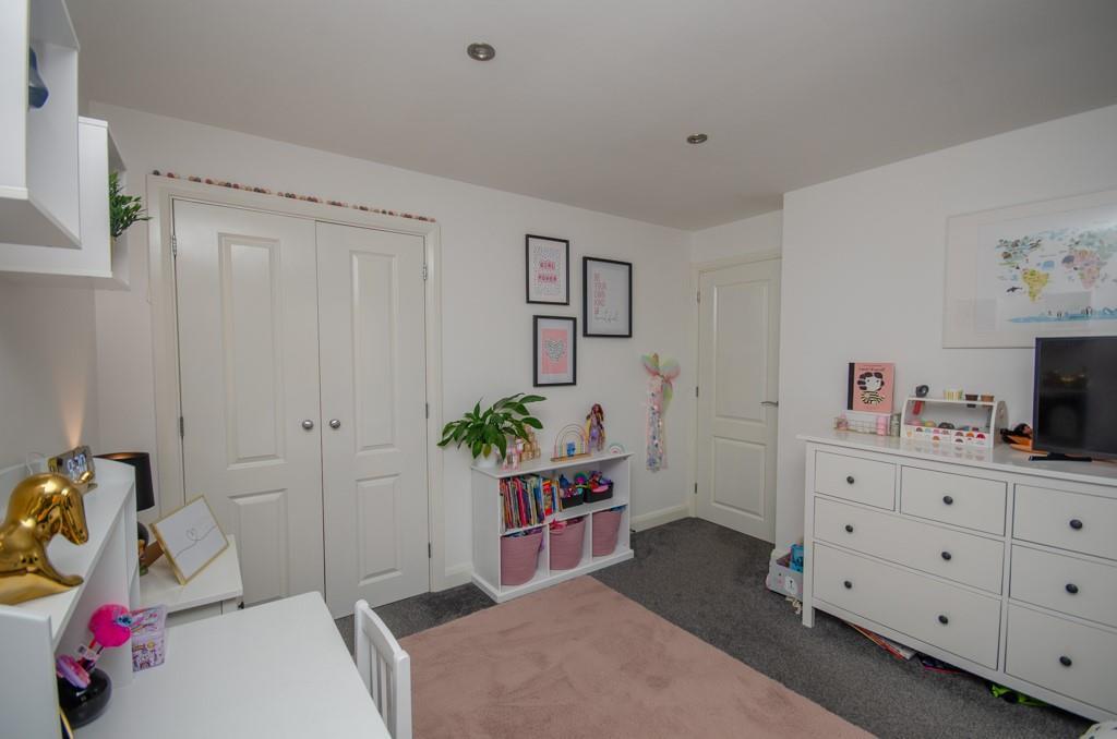 Bedroom three pic 3.jpg