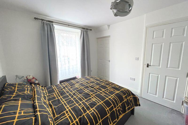 108 Queens Road - Bedroom One
