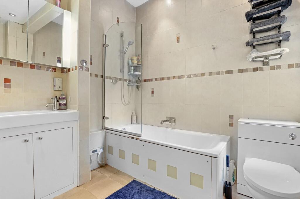 04-22b1JHPropWorld - 17a Wiverton Road - 12 (1).JP