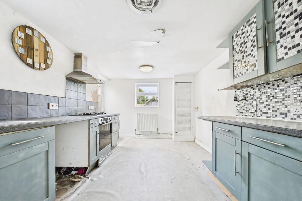 ffd74f99-CAM01085...