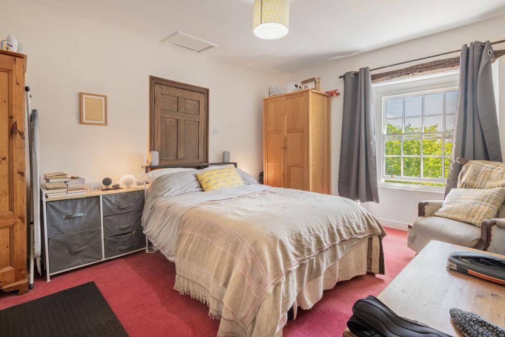 Cottage Main Bedroom