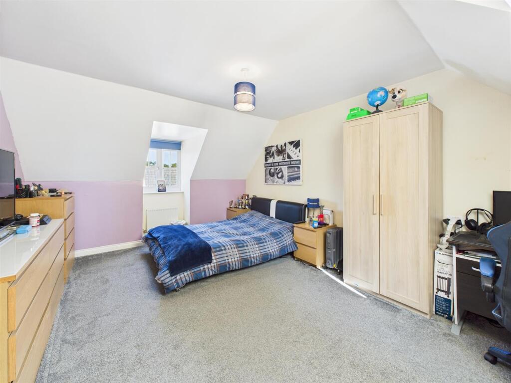 Bedroom: