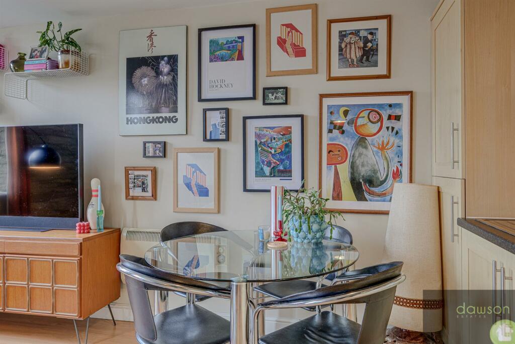 Lounge/Kitchen