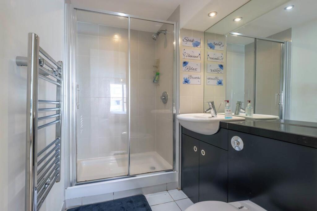 En-suite Bathroom
