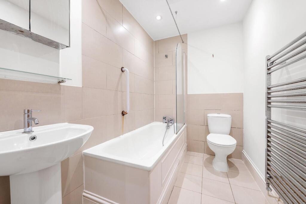 Bathroom.JPG