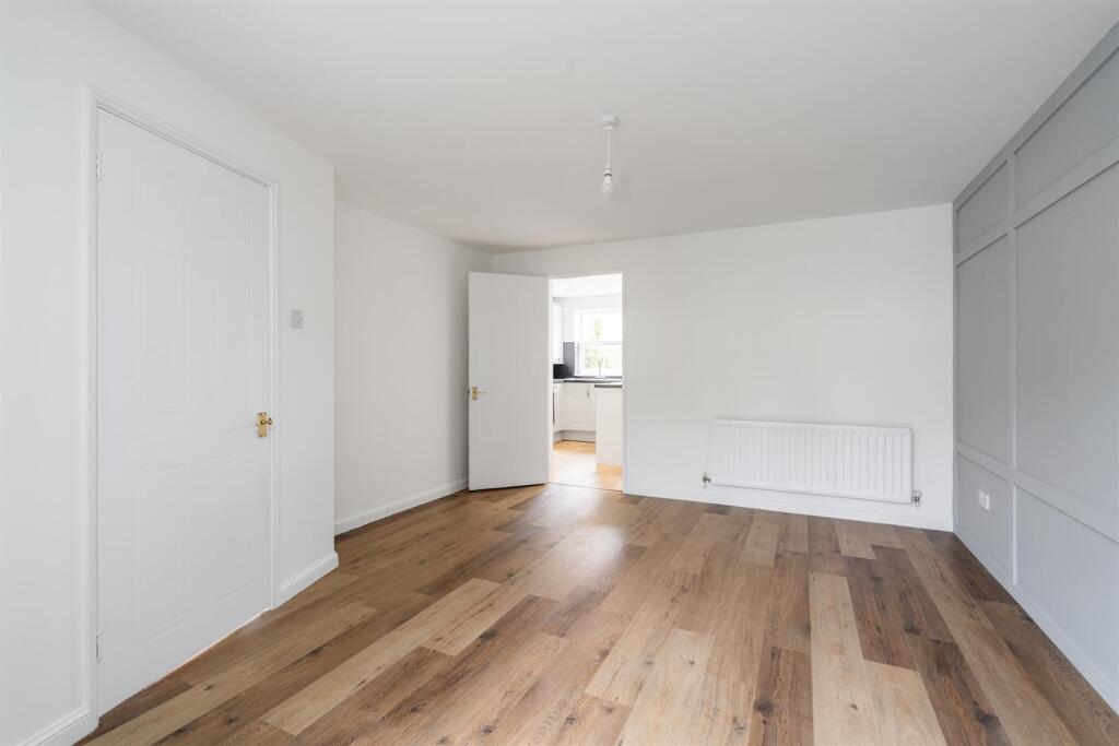7 Barwell Close_10.jpg