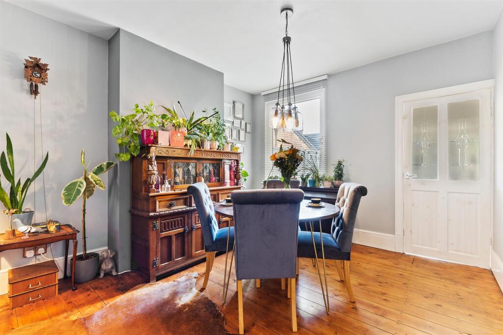 Sitting/Dining Room