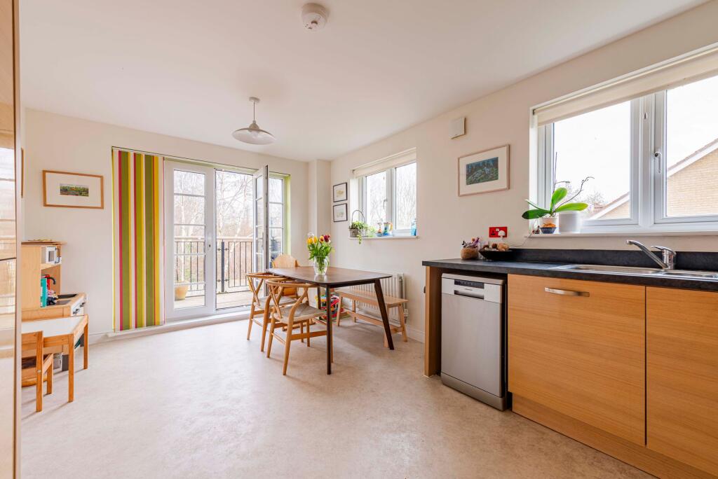 Kitchen / Dining Room (2)