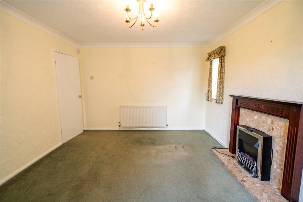 Living Room (2)