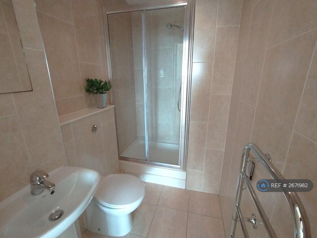 En-Suite Bathroom