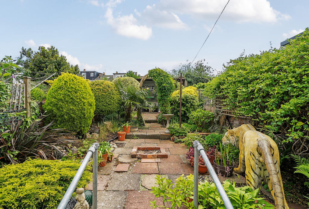 8-6823442f47dea-1...