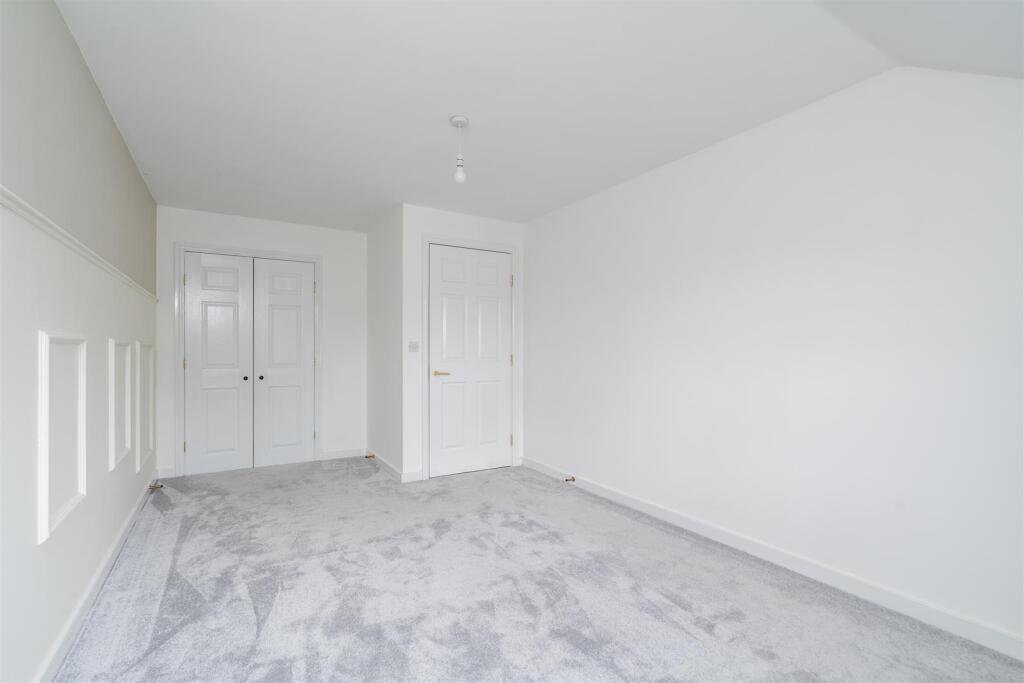 94 Main Street Dickens Heath B90 1UA_4.jpg