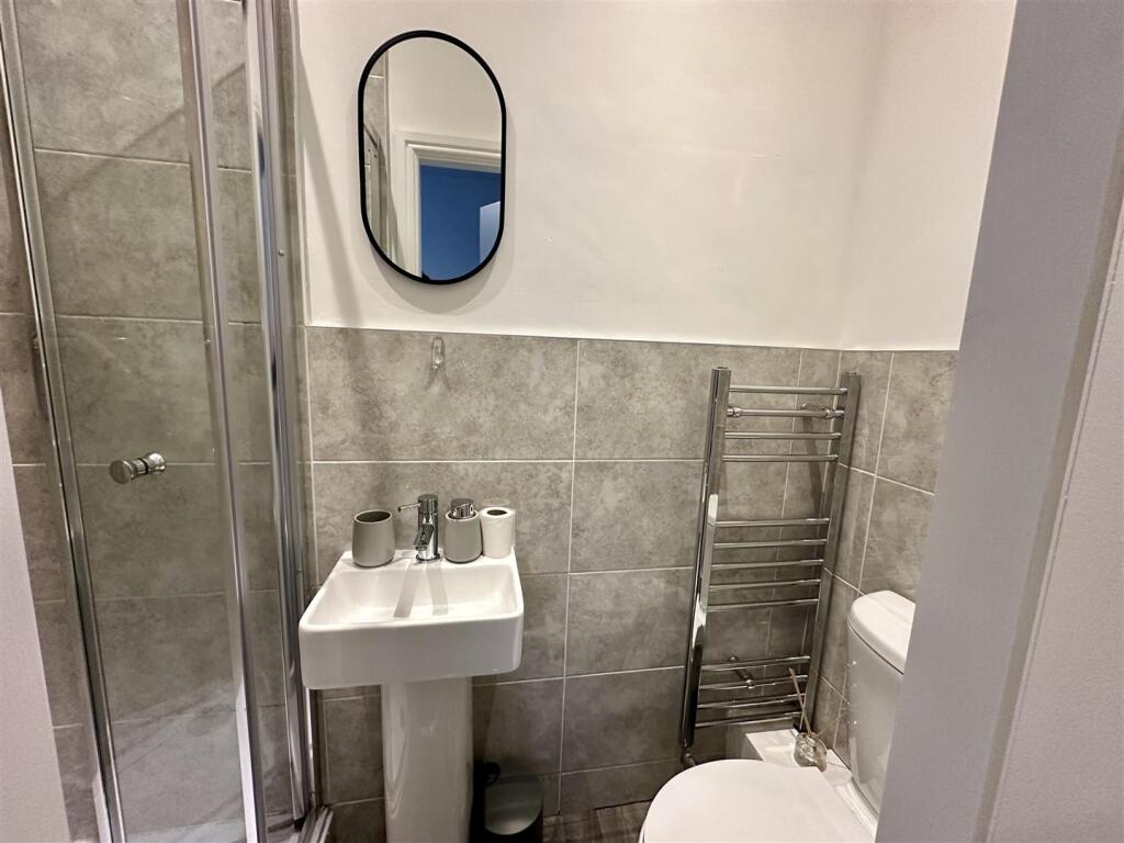 Bedroom 3 Ensuite