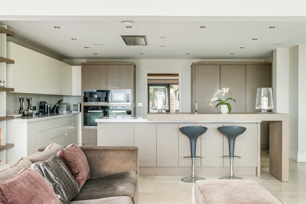 19, Roedean Crescent 320828  (49).jpg