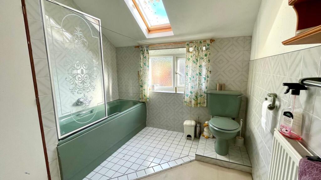 3-PIECE BATHROOM