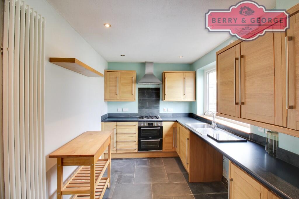 KITCHEN / BREAKFAST