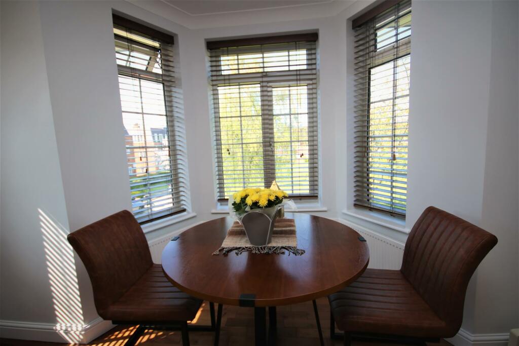 RECEPTION ROOM: PIC. 2