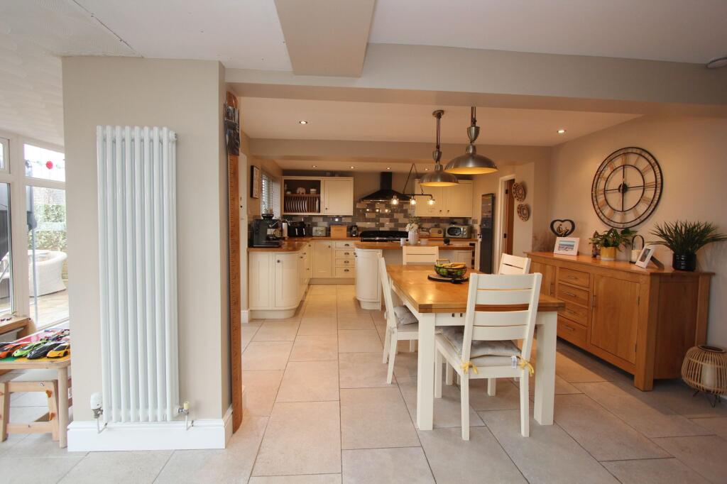 Kitchen Dining/ Sun Room