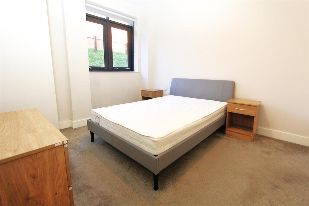 Bedroom 1.1.JPG