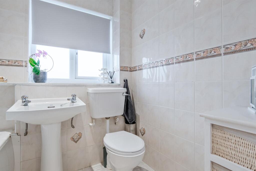 035-32 Kenmore Way, Carluke ML8 5RZ.jpg