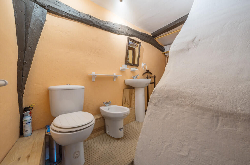 10-6814f5977d121-...