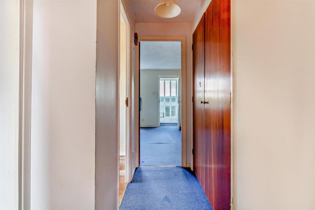 8656088-interior04-800.jpg